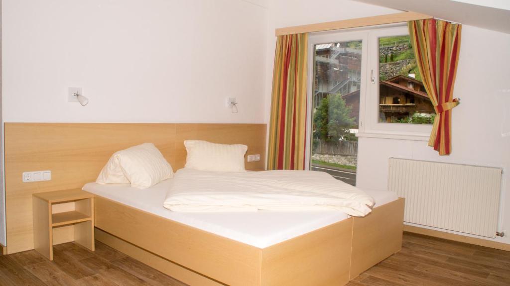 "Quality Hosts Arlberg" Hotel-Gasthof Freisleben サンクト・アントン・アム・アールベルク 部屋 写真